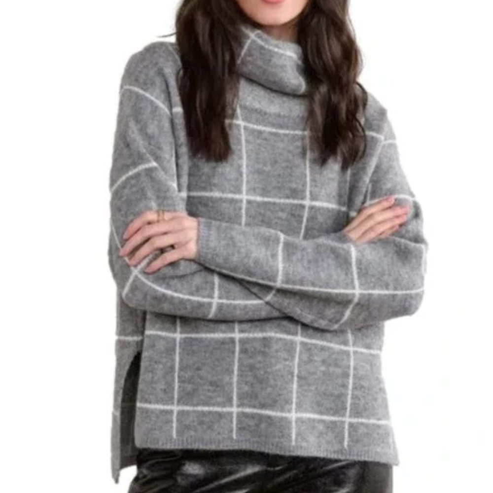 LUMIERE High Low Gray  and White Cowl Neck Window Pane Design Sweater size L